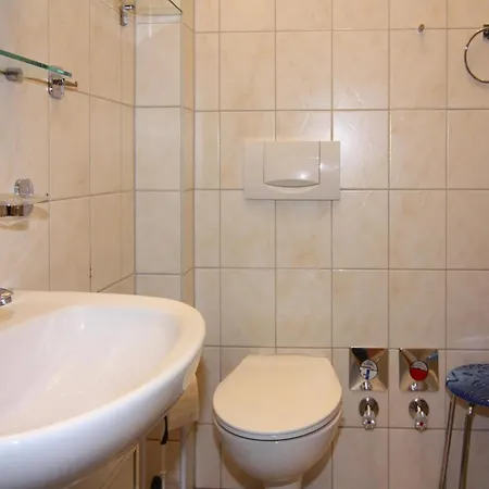 Apartment Sonnenterrasse In Ahlbeck, Cleaning Included